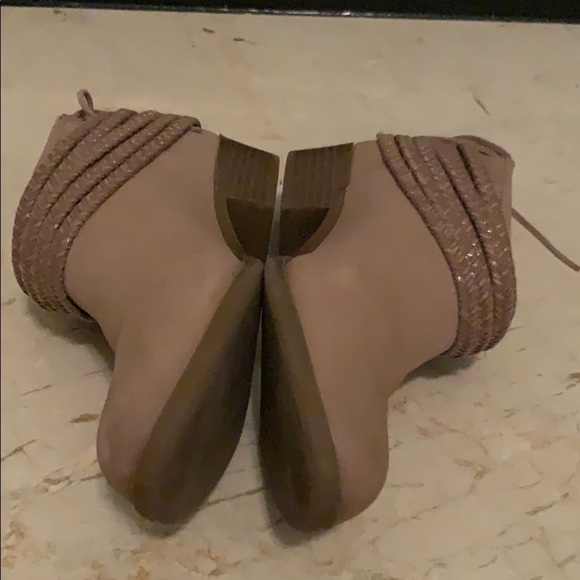 BCBGeneration Crafee Fringe Ankle Bootie size 7.5 - Picture 3 of 8